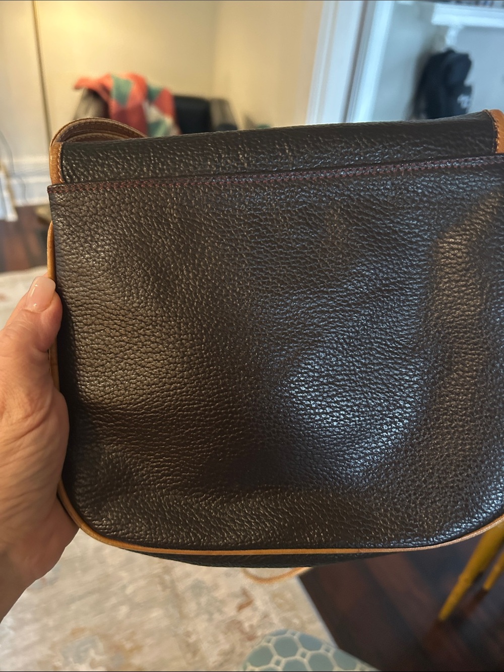 Gucci Plus Vintage Black Leather Shoulder Bag with Brown Trim Great condition - Picture 7 of 12
